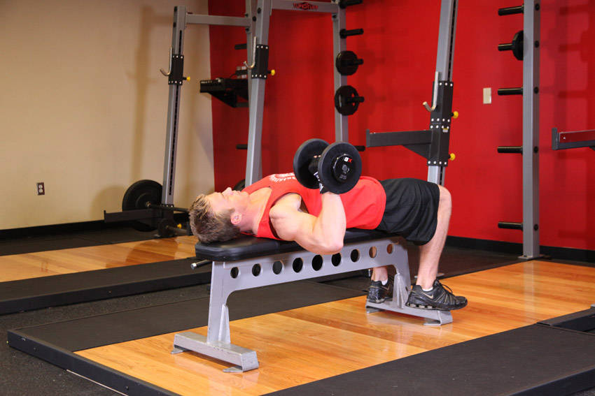 Supino unilateral com halter — posição inicial